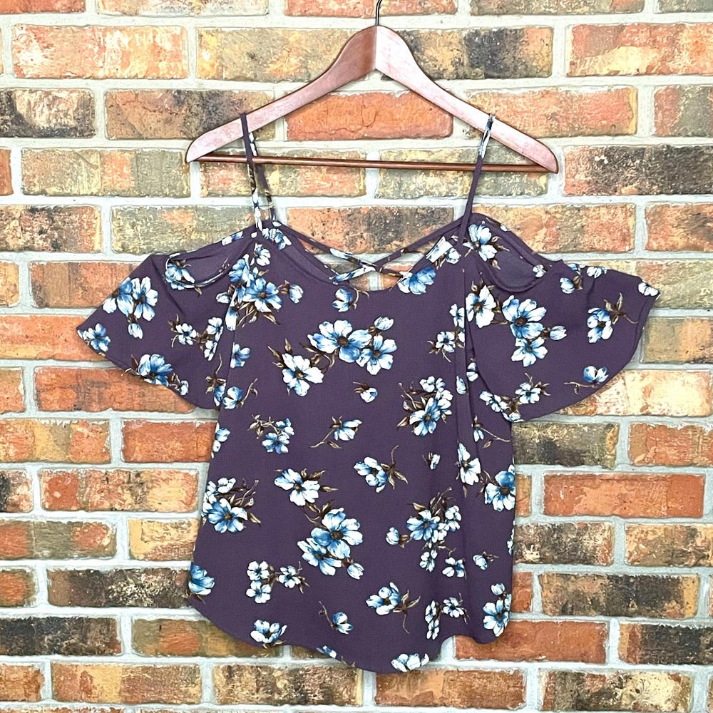 Kaileigh floral blouse. Size S.